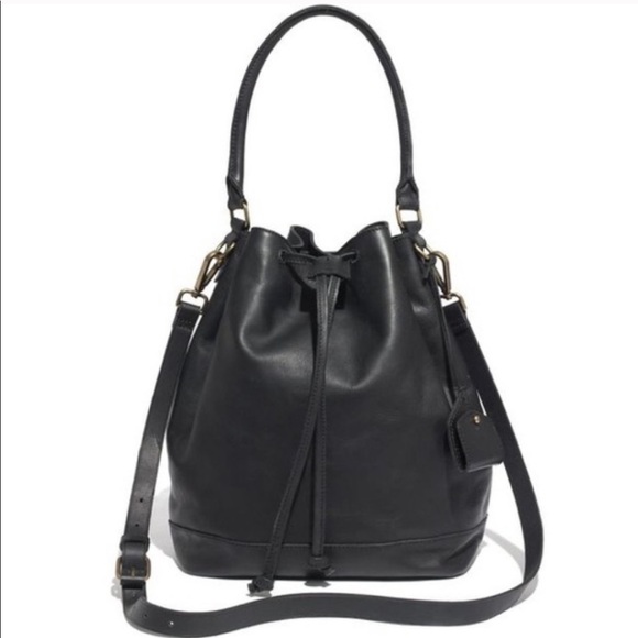 Madewell Handbags - Madewell Lafayette Leather Bucket Bag Purse
